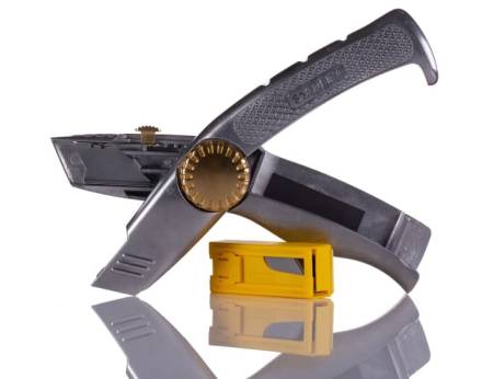 Stanley FatMax Pro Retractable Knife with 10 Blades - 205mm