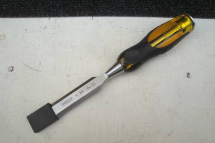 Stanley FatMax 18mm Thru Tang Bevel Edge Wood Chisel (0-16-258)