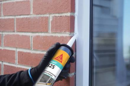 Sika Everbuild Tecnic Silicone 825 Low Modulus Neutral Cure Sealant Black 380ml