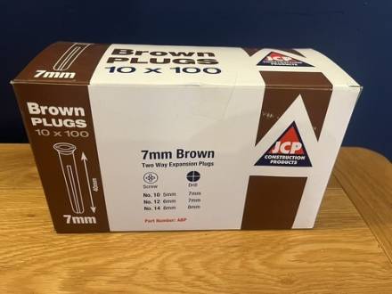 JCP Standard Plastic Wall Plug Brown 7.0 x 37mm (Box of 100)
